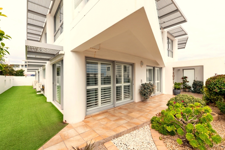 4 Bedroom Property for Sale in Paradise Beach Western Cape